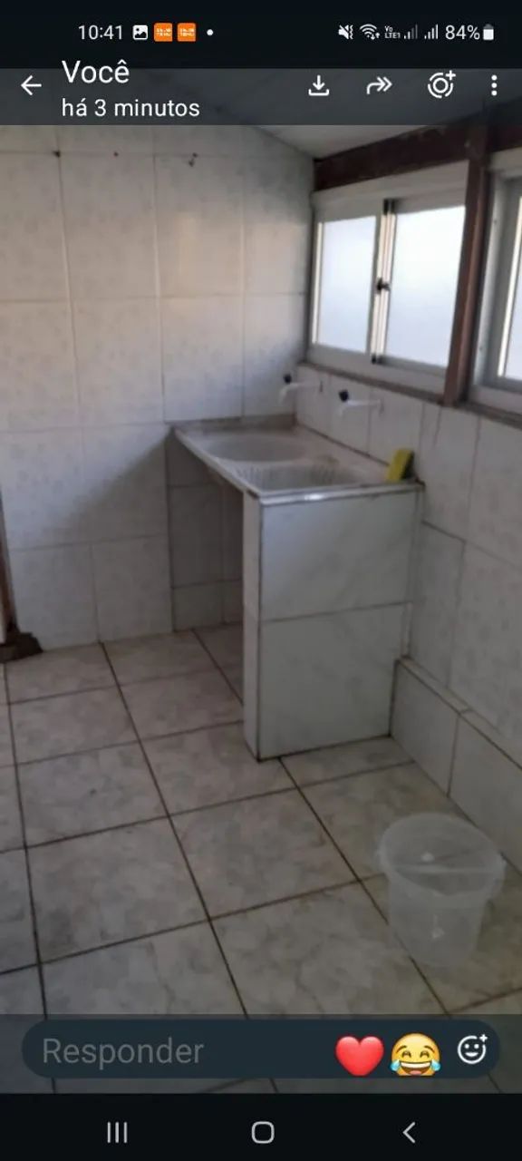 Alugo casa ótima localização 