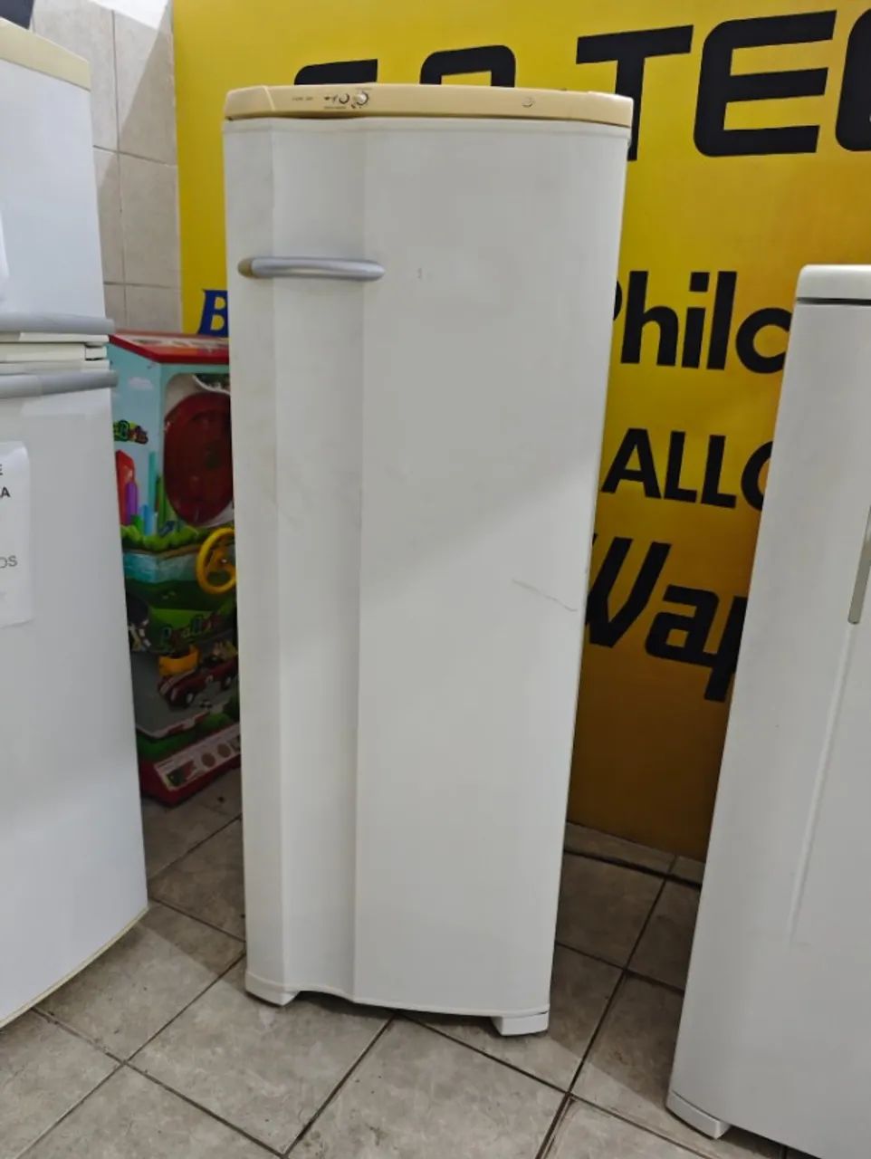 ELECTROLUX REFRIGERATOR465559850415575040