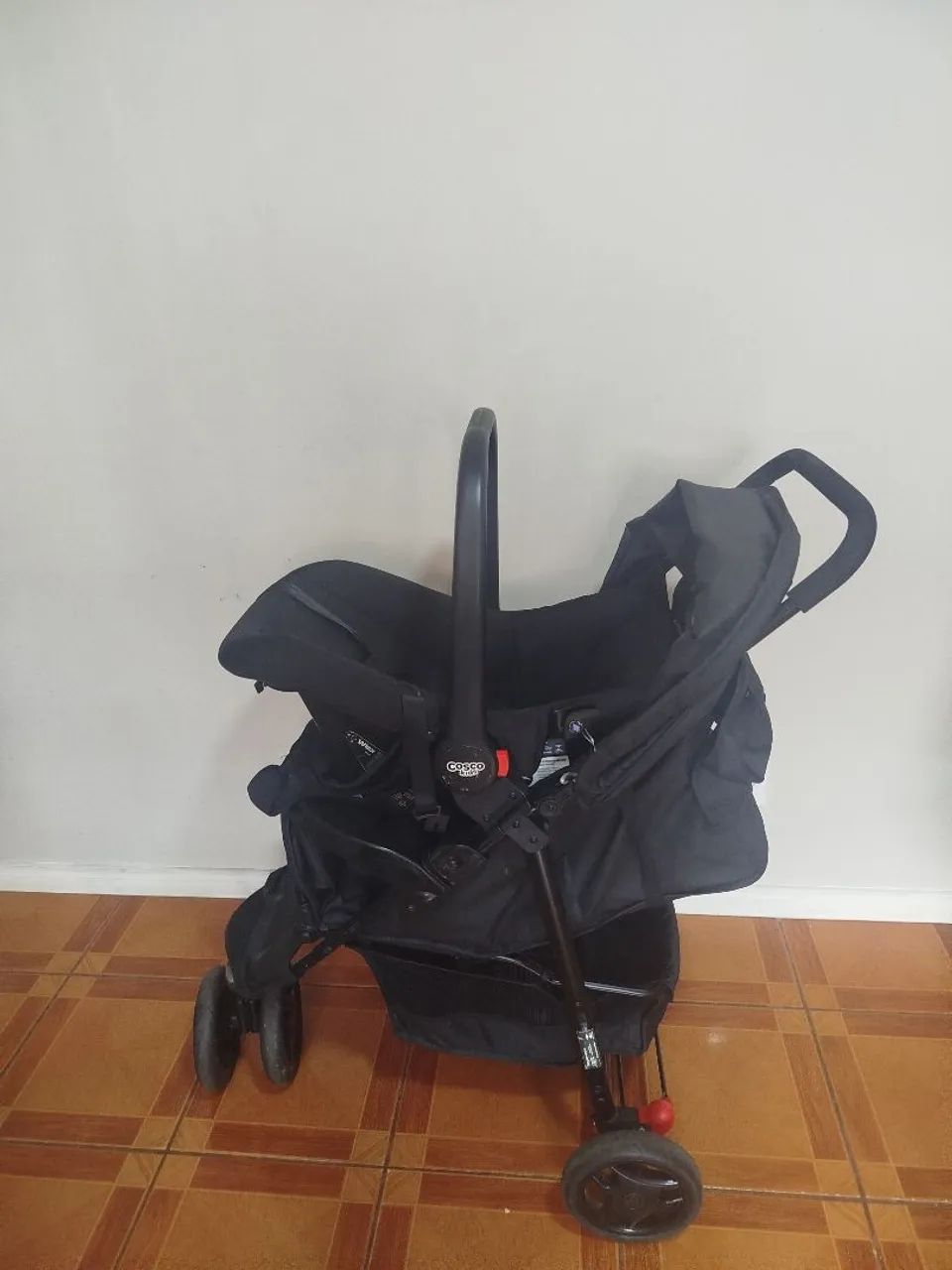 Conjunto de Carrinho de bebê + bebê conforto - Foto 2