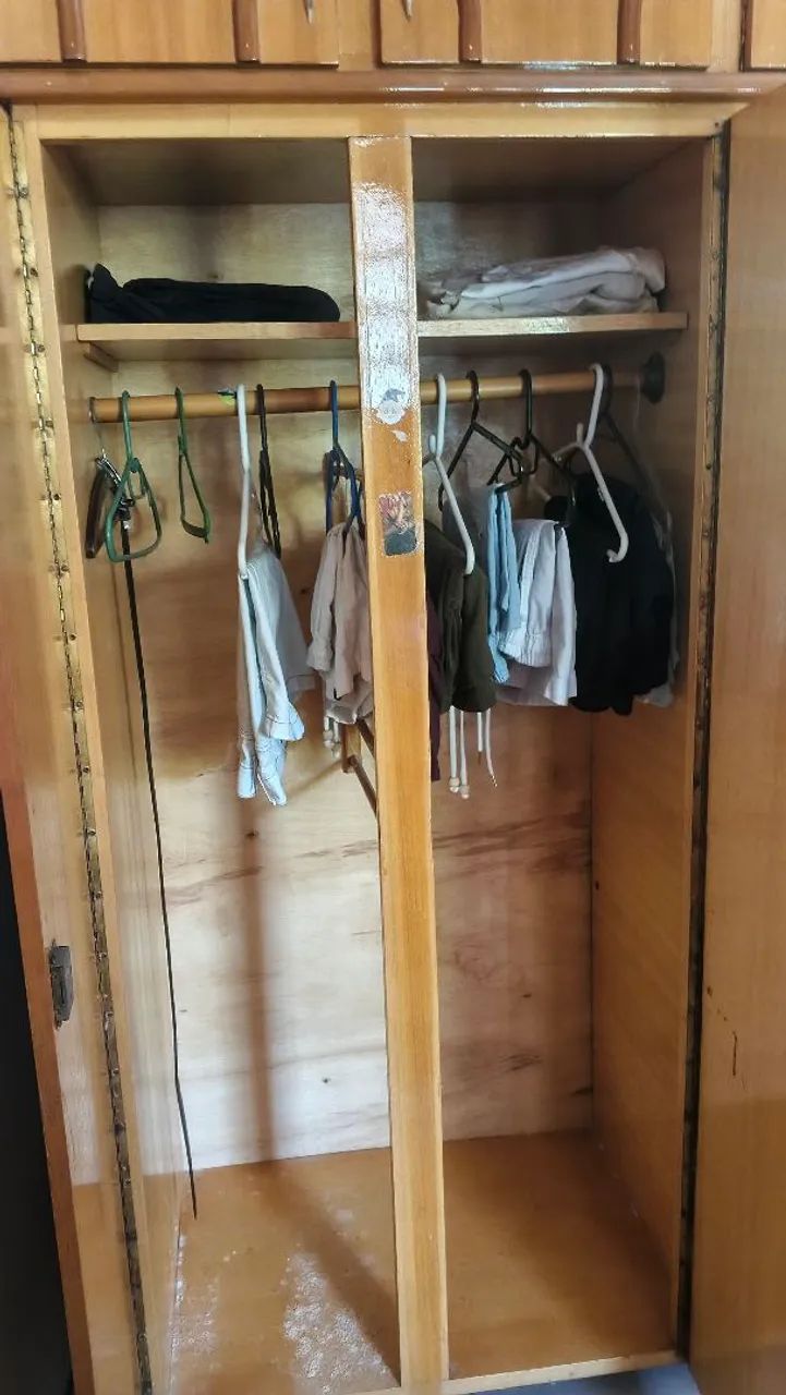 Guarda-roupa de madeira  - Foto 5