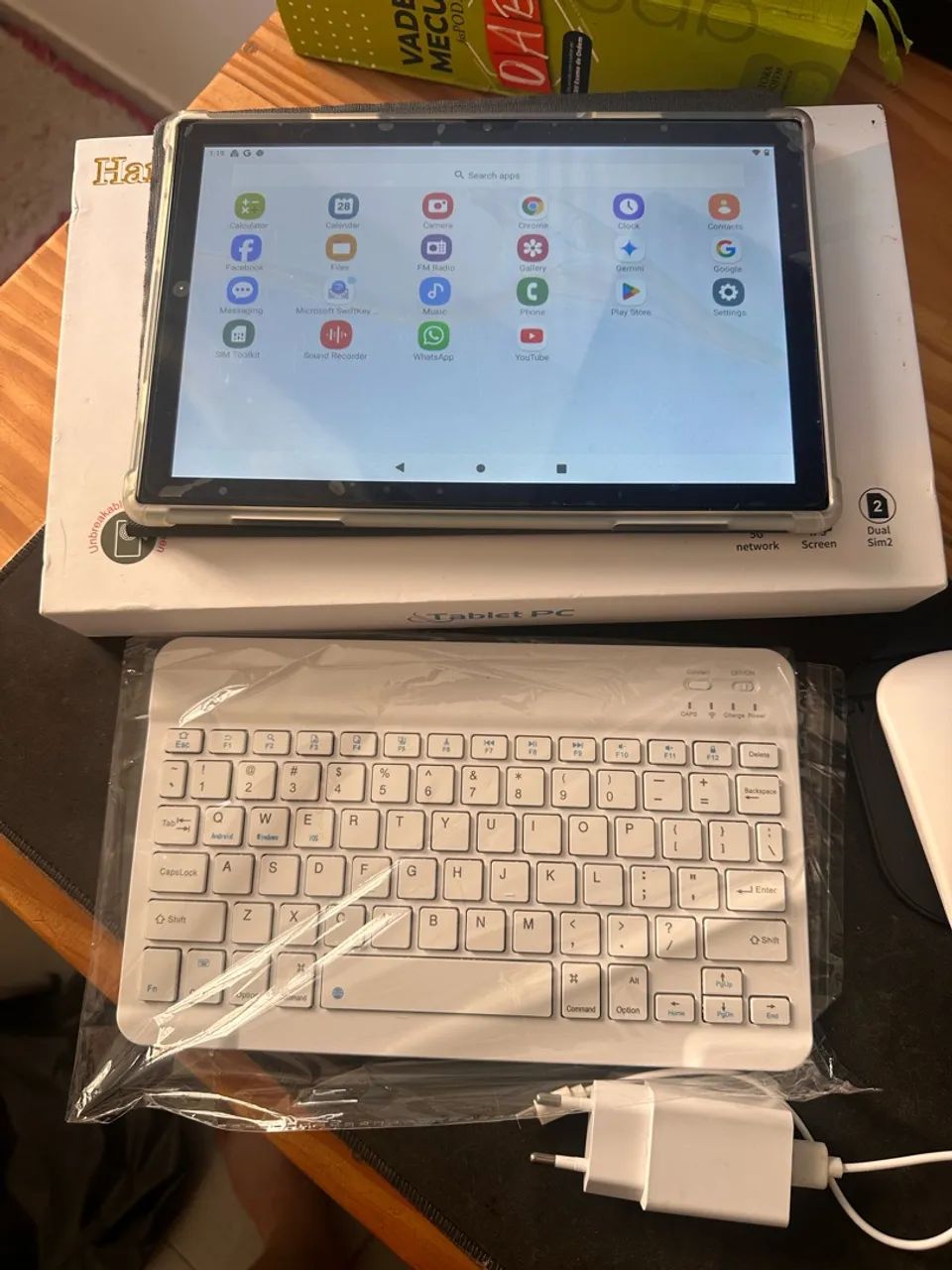 VENDO TABLET PC HANCDON (modelo S12-A) + TECLADO + MOUSE + CANETA 