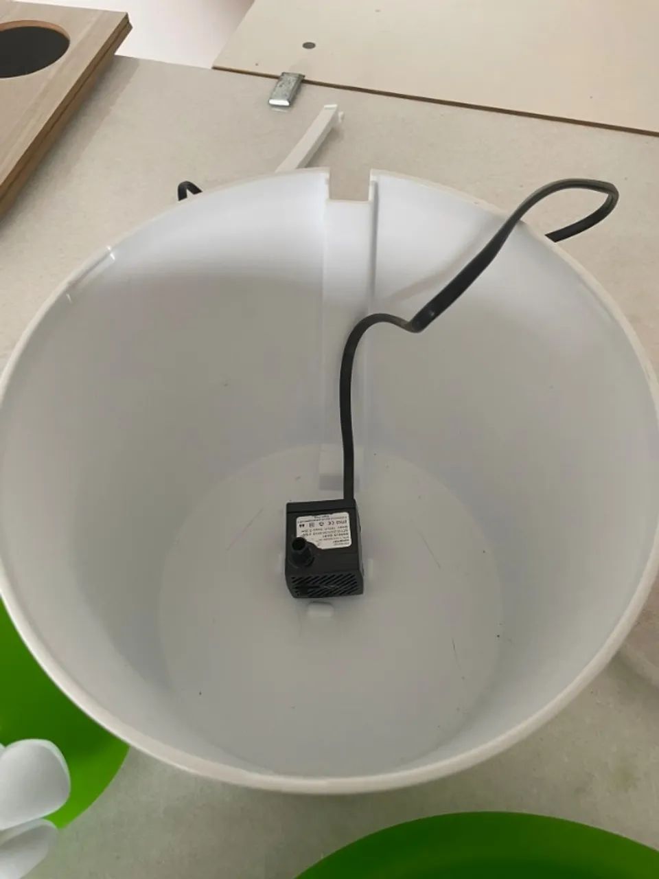 Catit Fonte de flores com filtro de ação tripla, fonte de água potável para gatos, 3 L - Foto 4