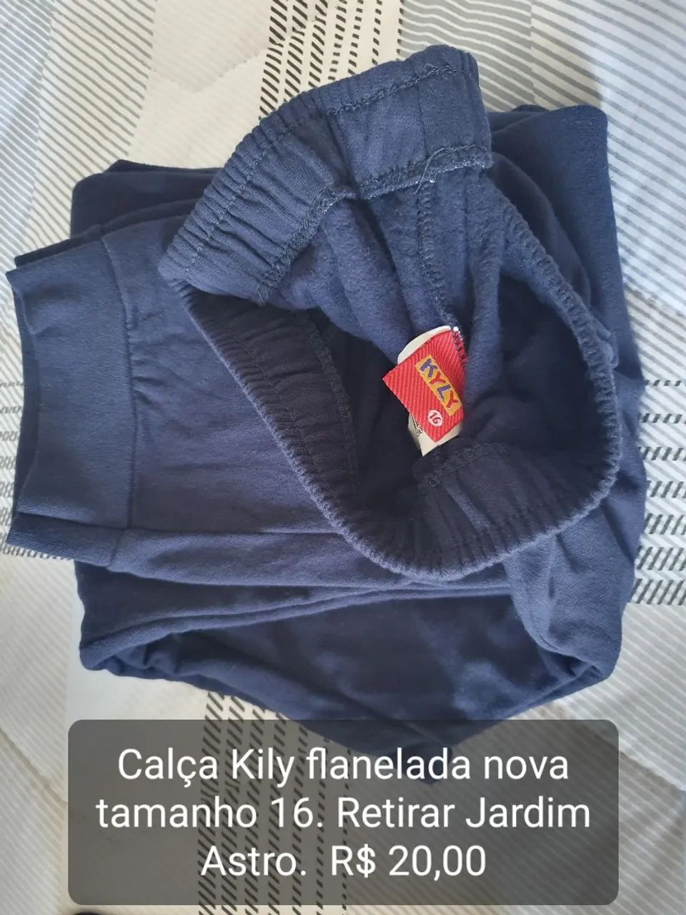 Calça moletom flanelada azul tamanho 16