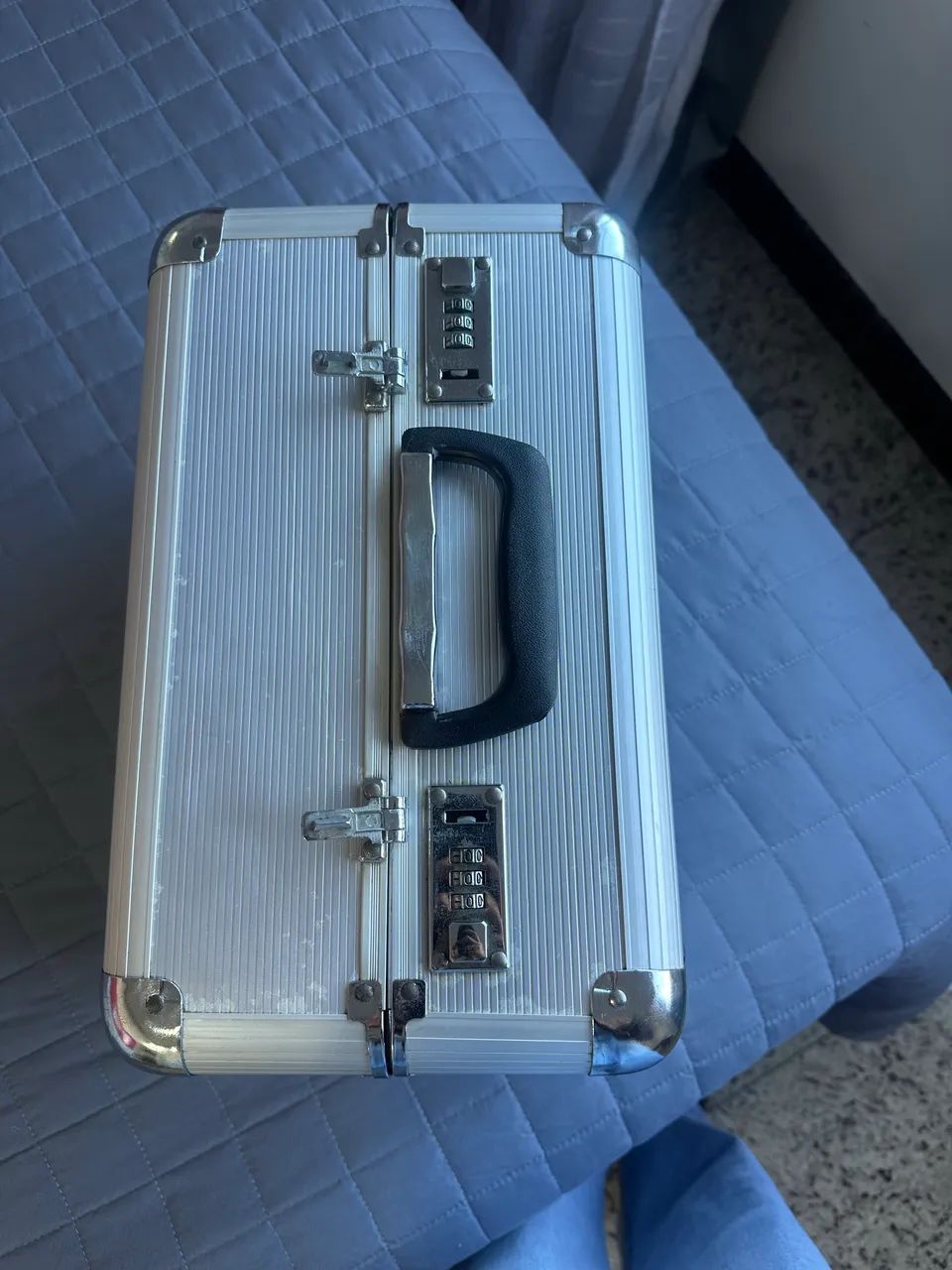 Maleta profissional de maquiagem de aço aluminio grande - Foto 3