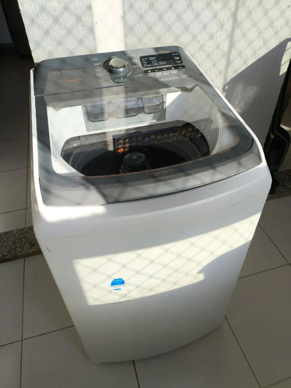 Lava Roupas Electrolux - 14 kg - Foto 3