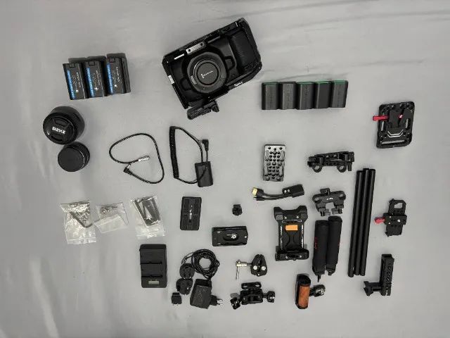 Kit Câmera Black Magic 4K + 2 Lentes + Acessórios 