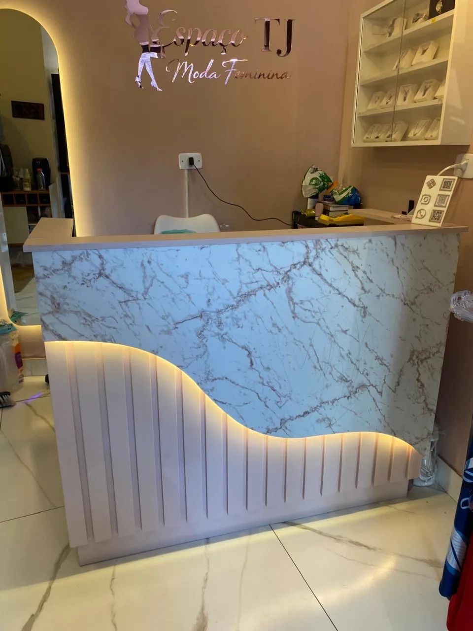 Balcão Atendimento Ripado com Led 120cm - Foto 4