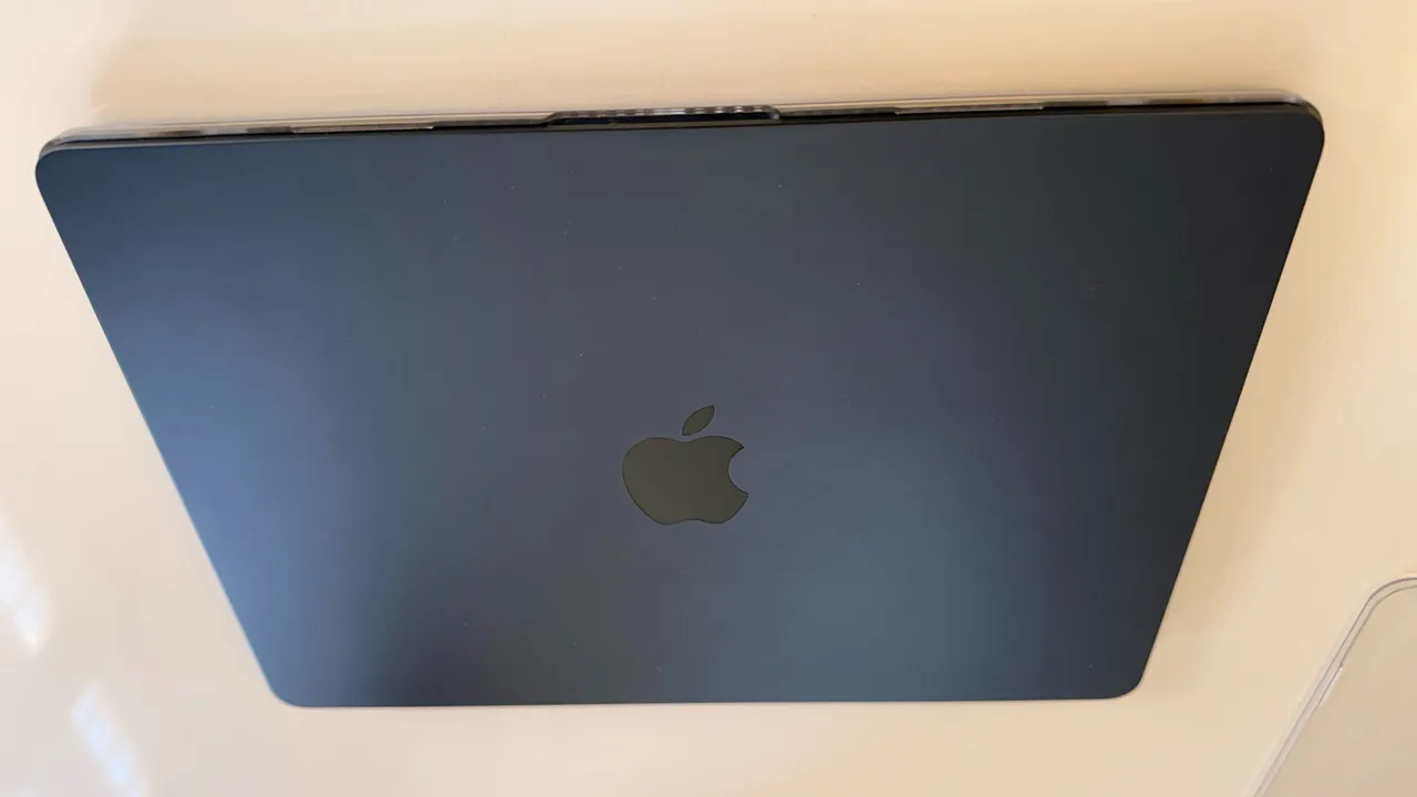 Vendo Macbook pro 13-inch led-backlit widescreen ele só está com a