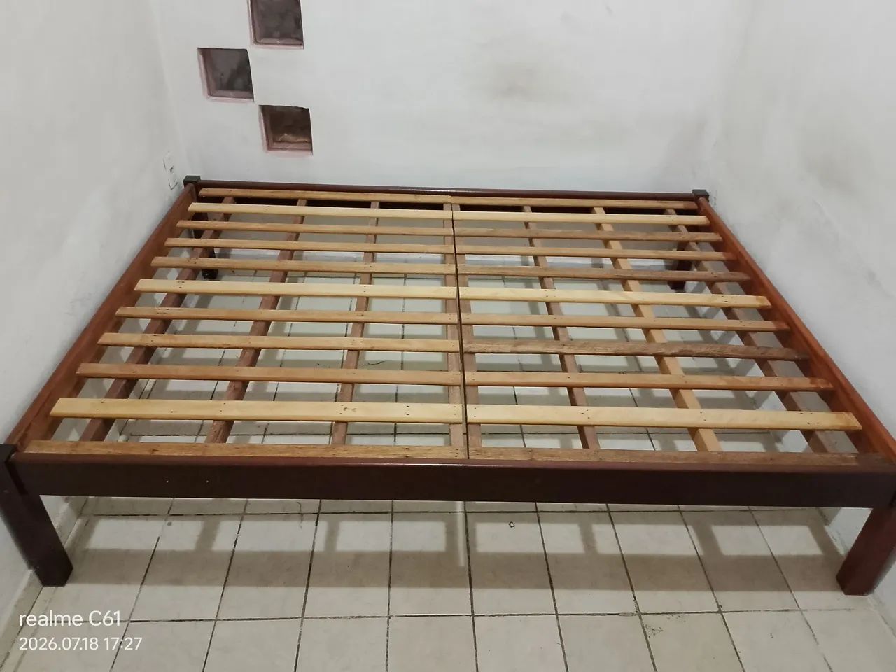Cama projetada em madeira maciça - Massaranduba  - Foto 2
