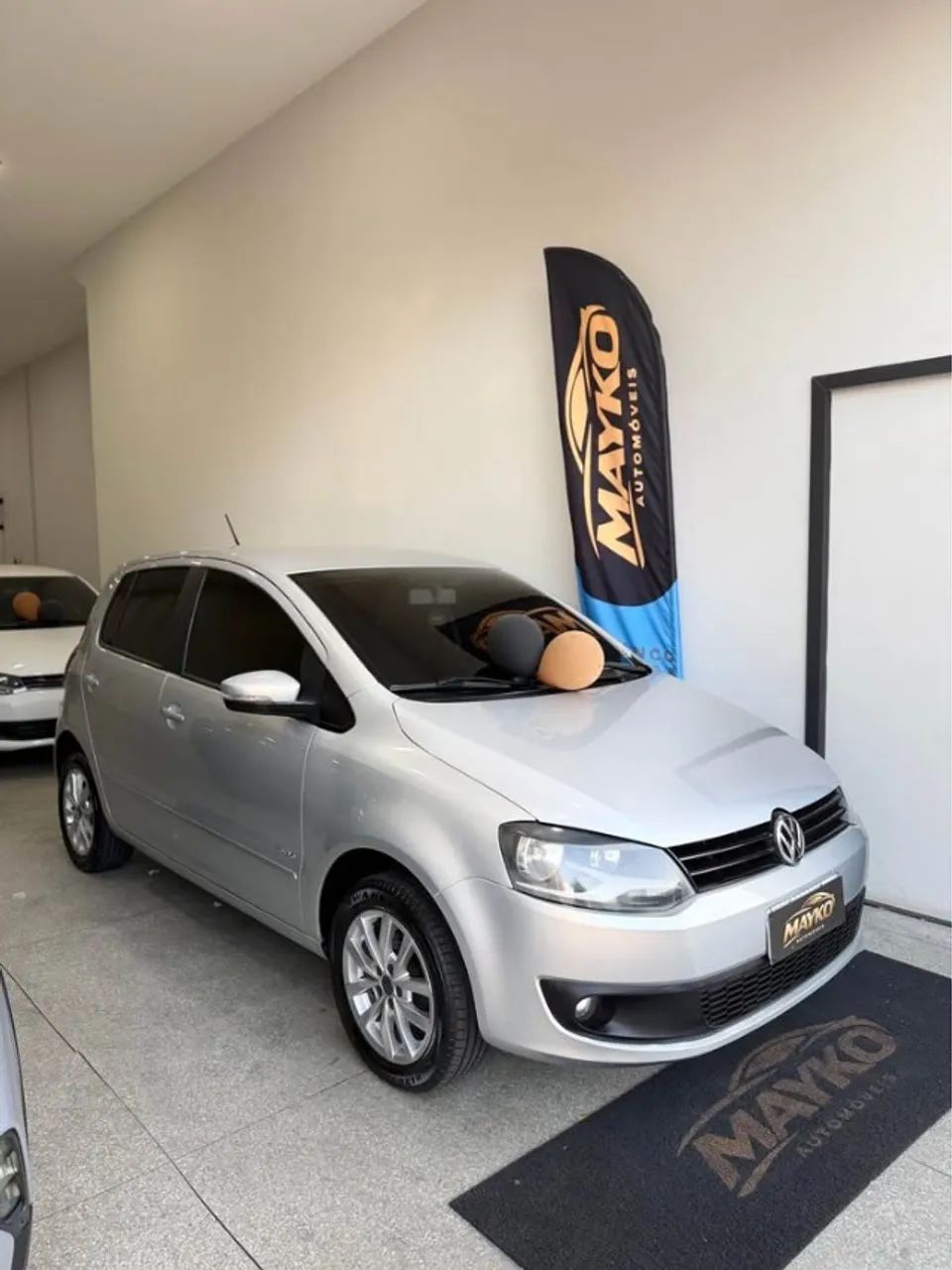 Volkswagen Fox 1.0 MI Total Flex 8V 5P 2011 - Foto 2