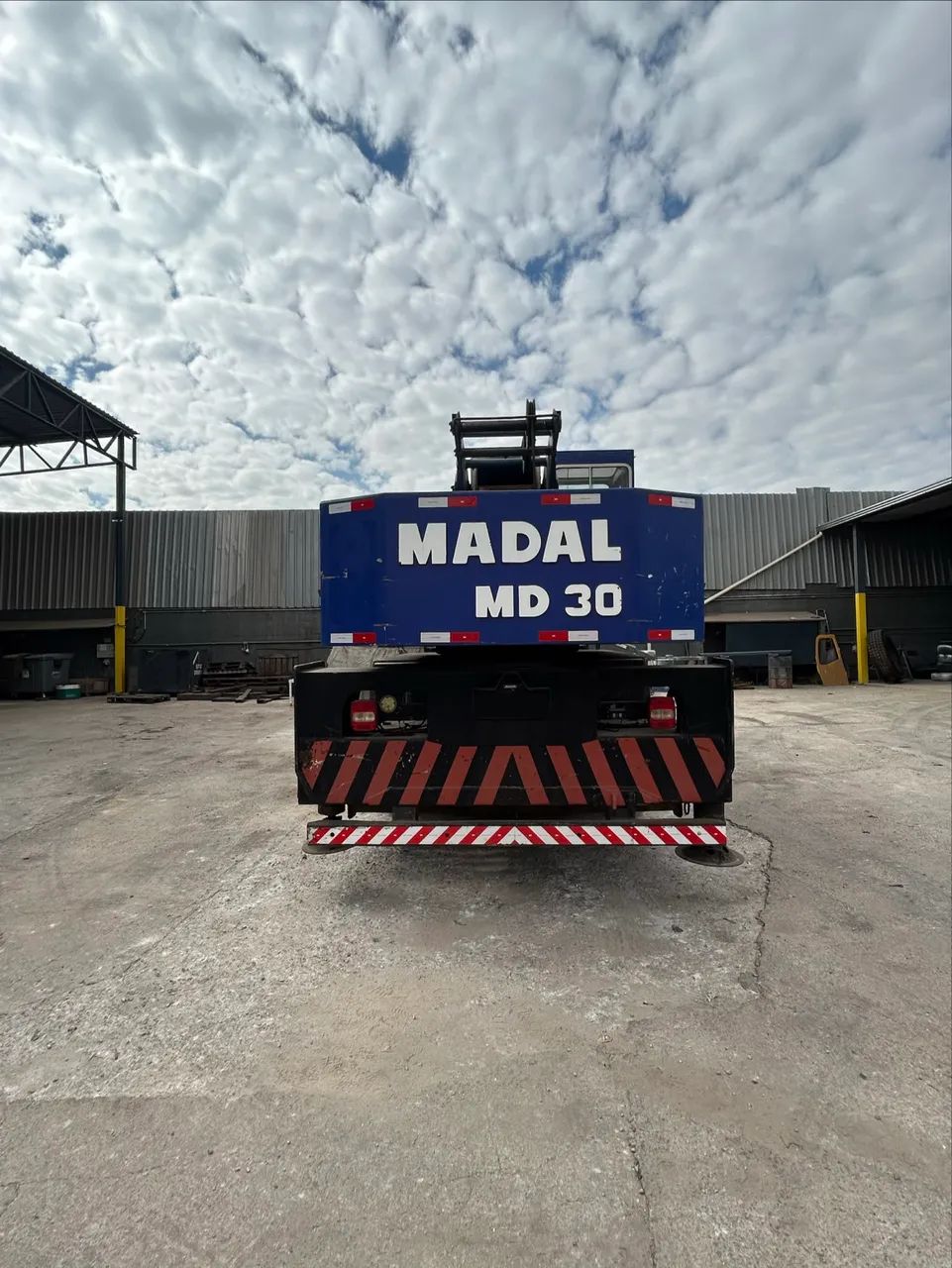 Guindaste Md30 Pronto para trabalhar  - Foto 2