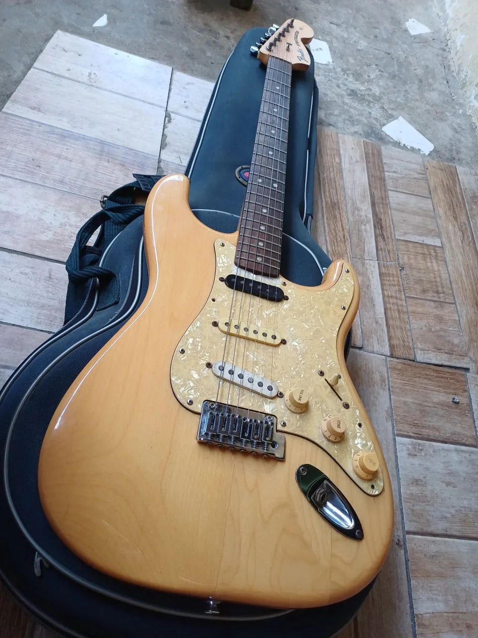 Guitarra squier standard  - Foto 3