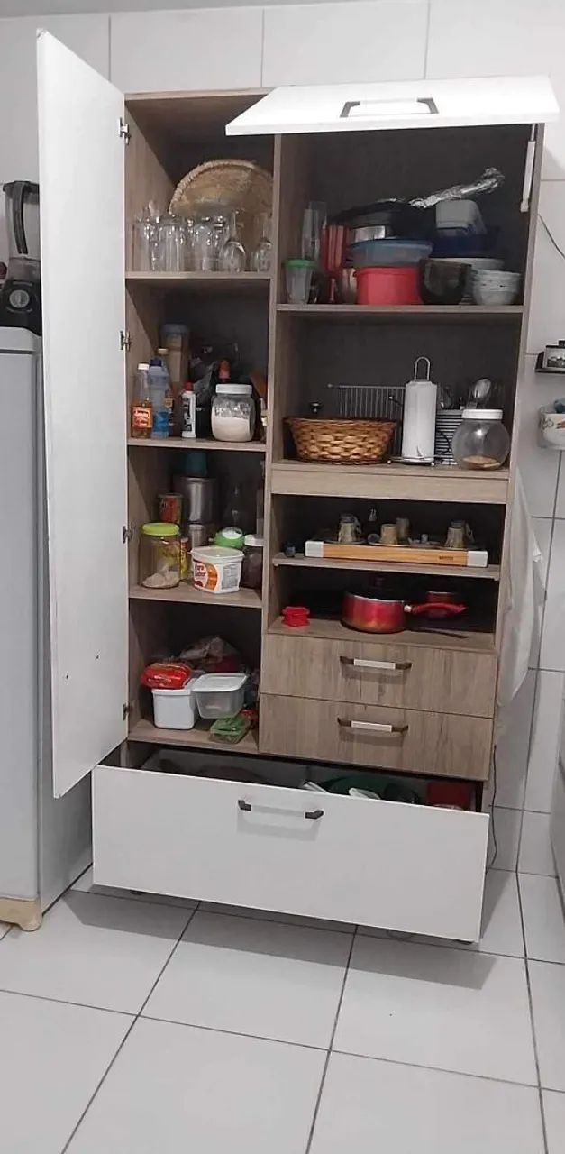 Kitchen cabinet.