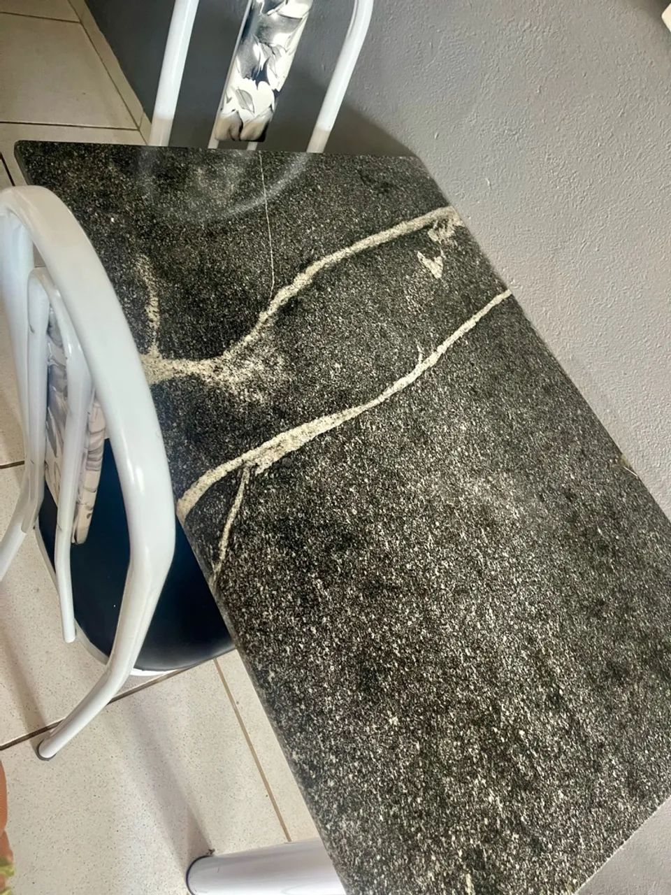 Vendo mesa +4 cadeiras  - Foto 2