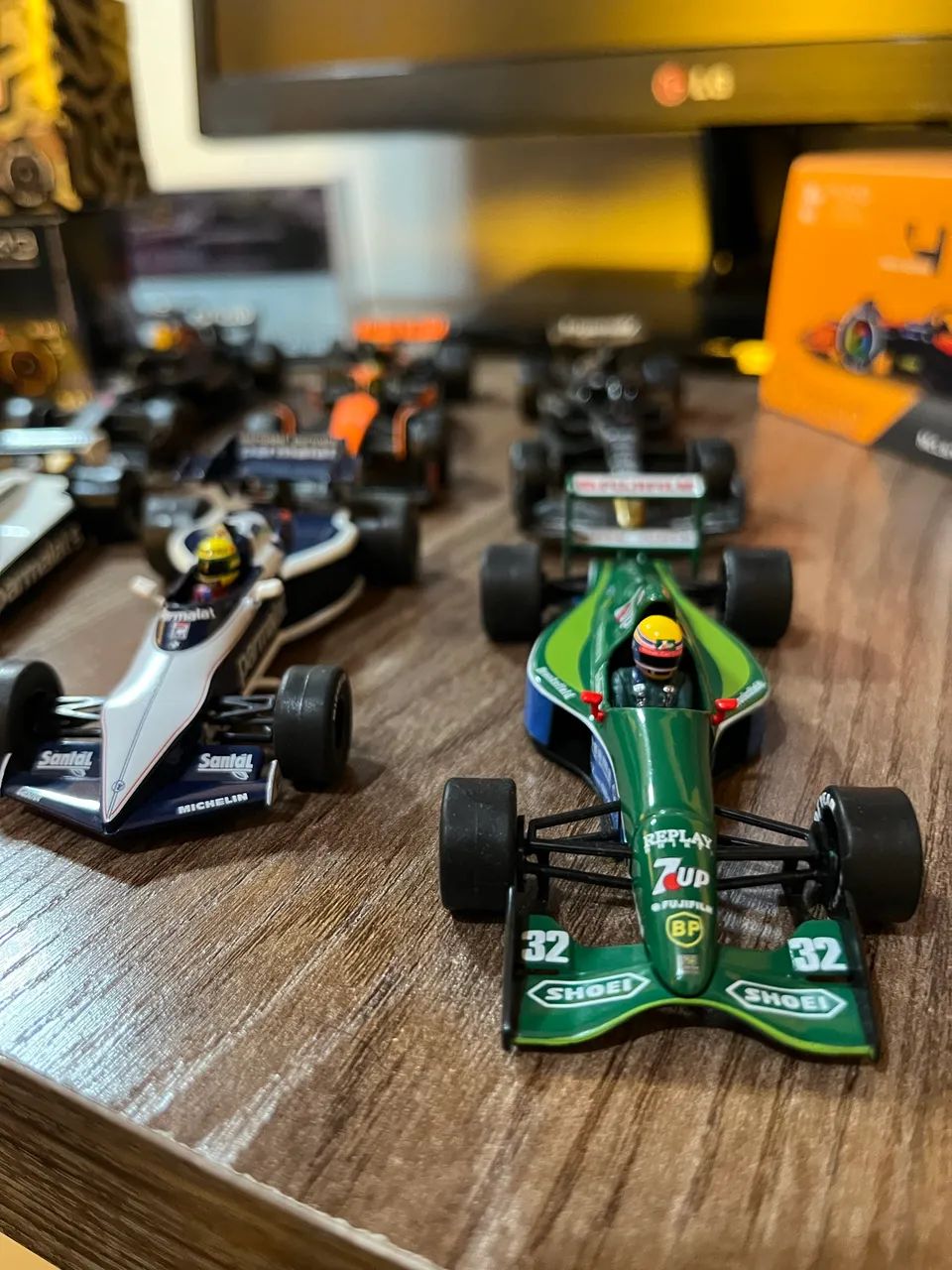 3 miniaturas de F1 atuais e 3 clássicas  - Foto 3