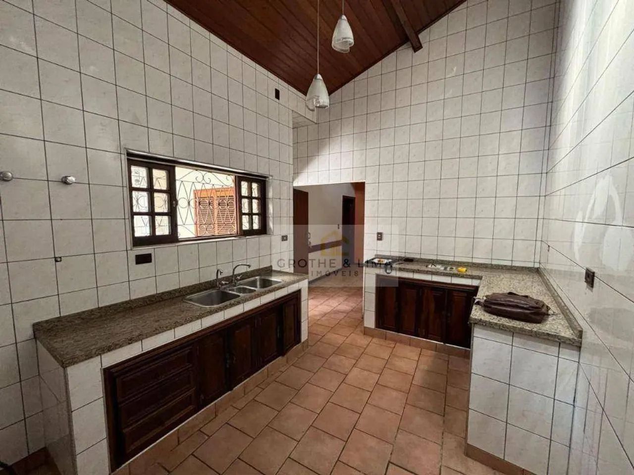 Casa com 3 dormitórios à venda, 16772 m² - Centro - Taubaté/SP