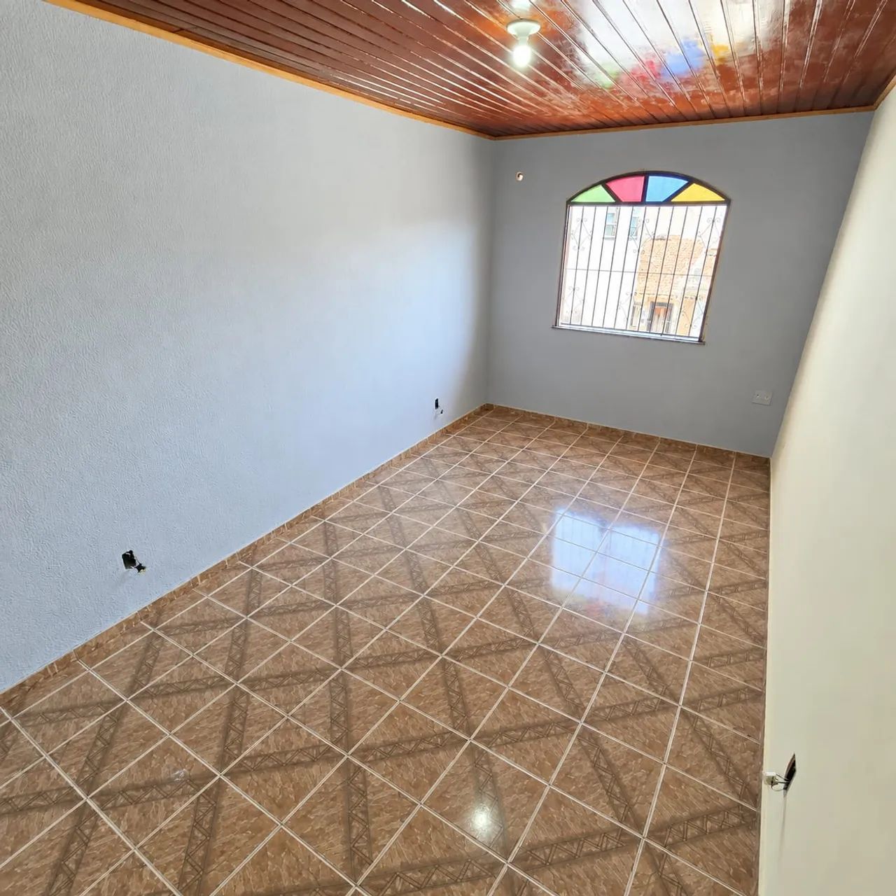 ALUGO CASA COM 4 QUARTOS NA CIDADE NOVA 6 - Foto 2
