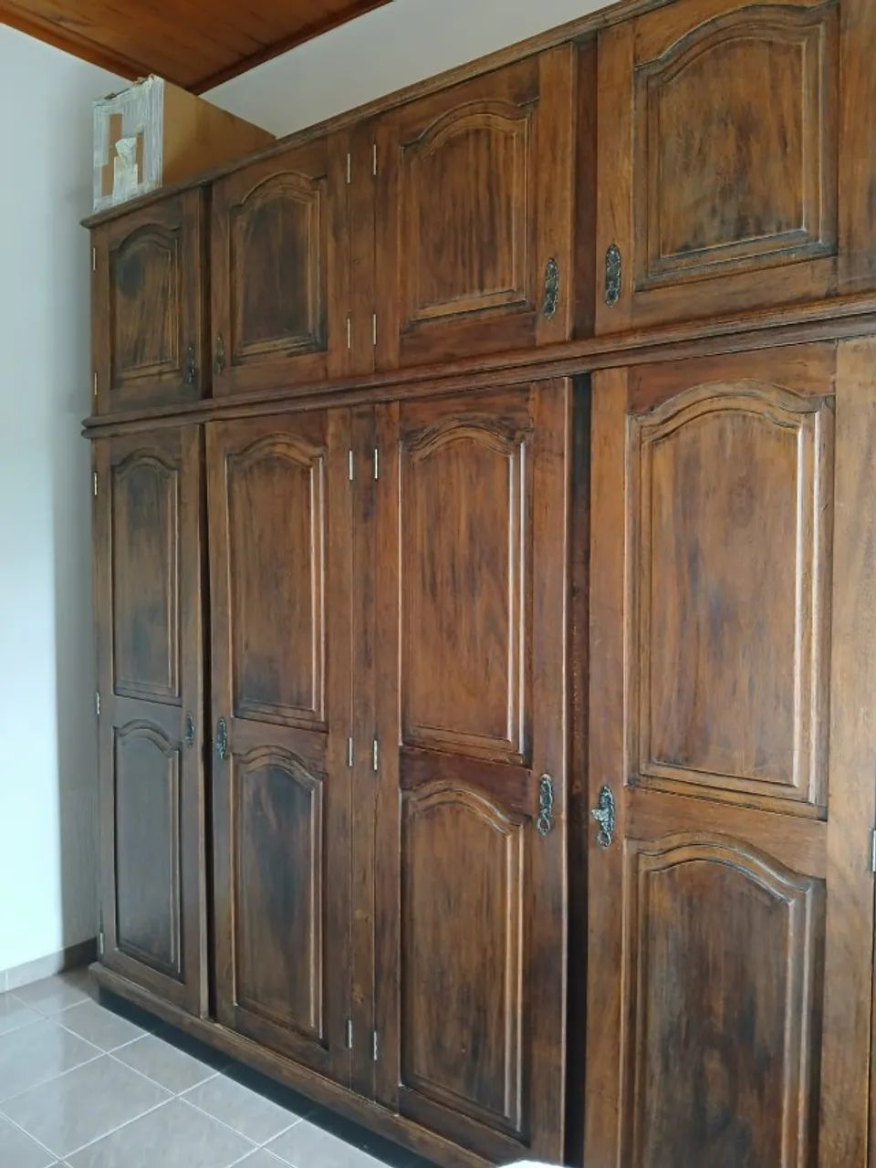 Guarda Roupa em madeira Cerejeira 