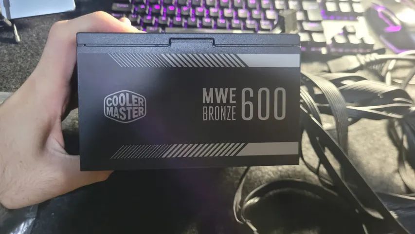 Fonte Cooler Master MWE 600W 80 Plus Bronze ? 8 Meses de Uso, Sem Defeitos - Foto 4