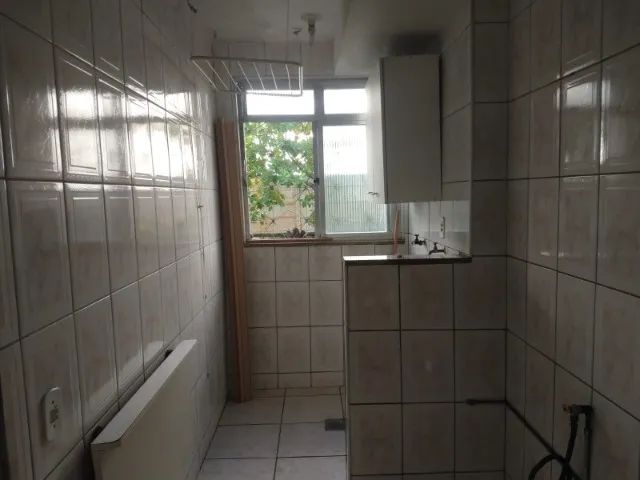 ALUGA-SE CASA 