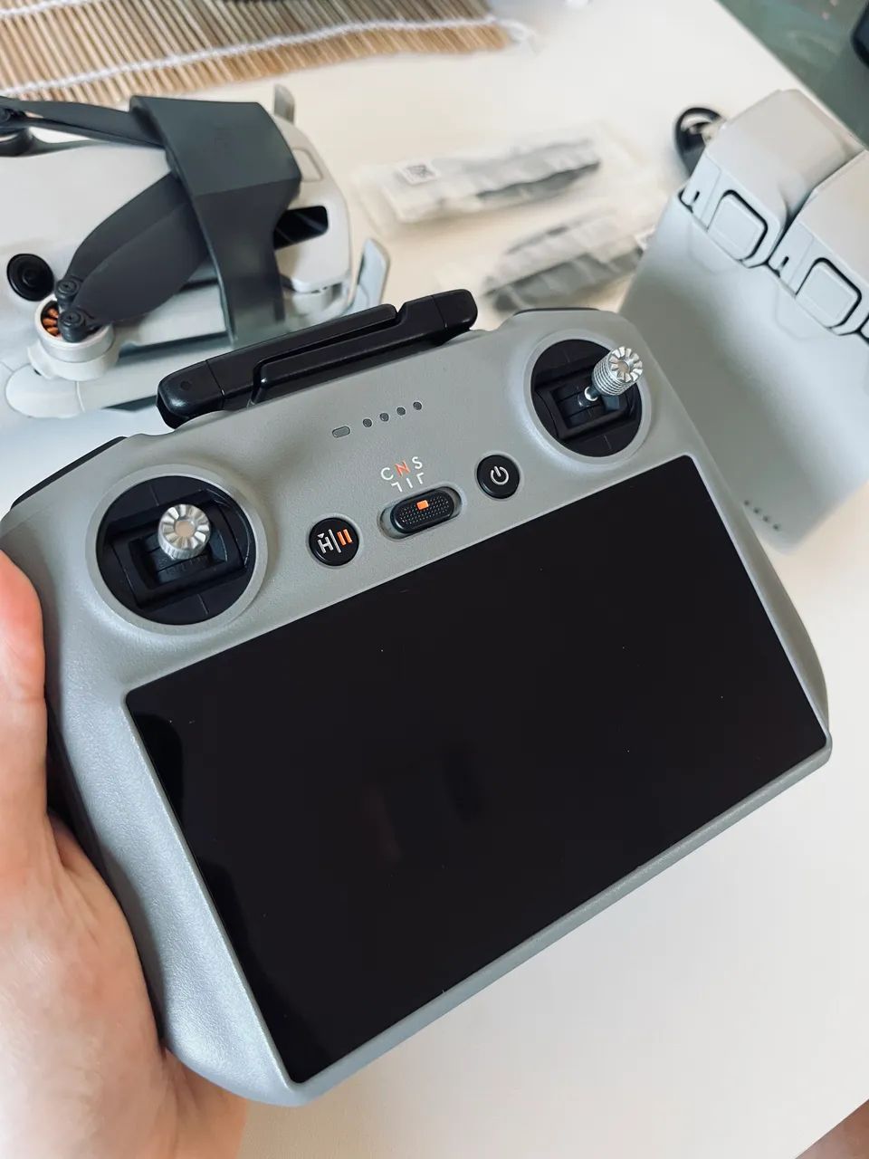DJI MINI 4 PRO COMBO FLY MORE + RC2 com TELA  - Foto 3