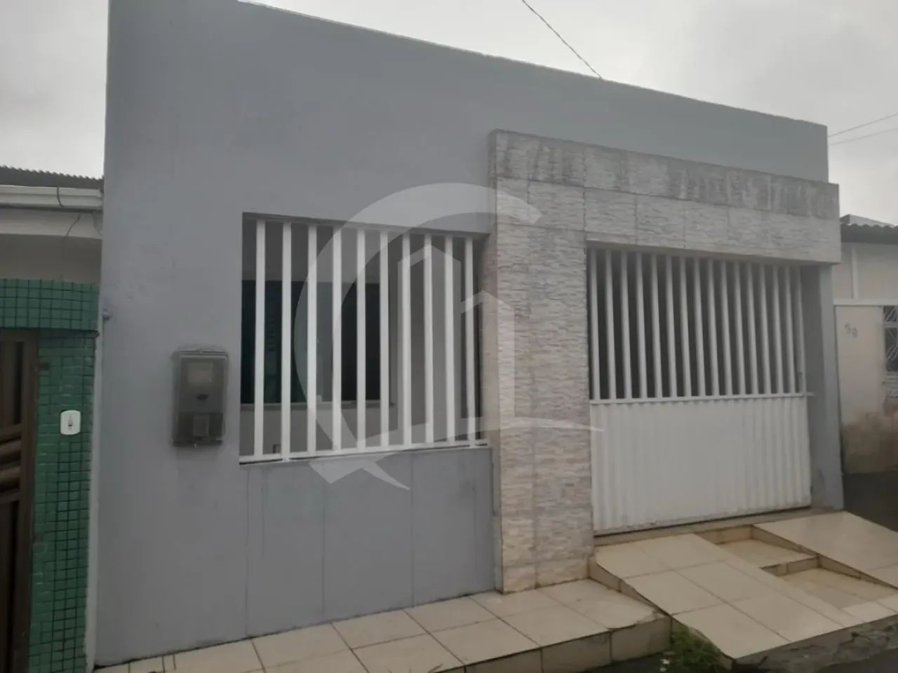 Casa Recém Reformada à Venda - Bairro Cirurgia