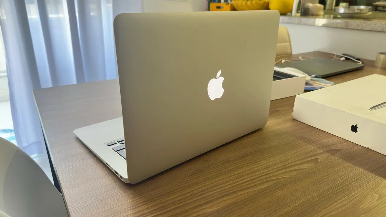 MacBook Air i5 256SSD