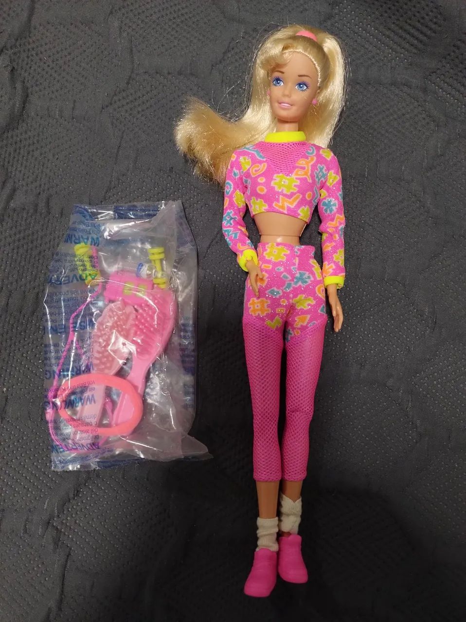 Barbie antiga em ótimo estado 
