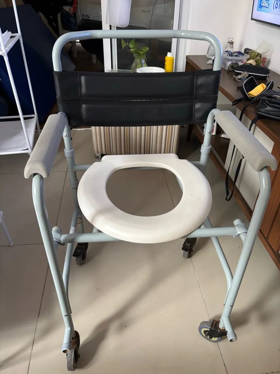 Cadeira higiênica  - Foto 4