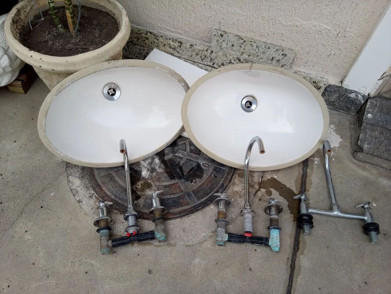 2 Complete Wash Basins with Faucets for Cold and Hot Water