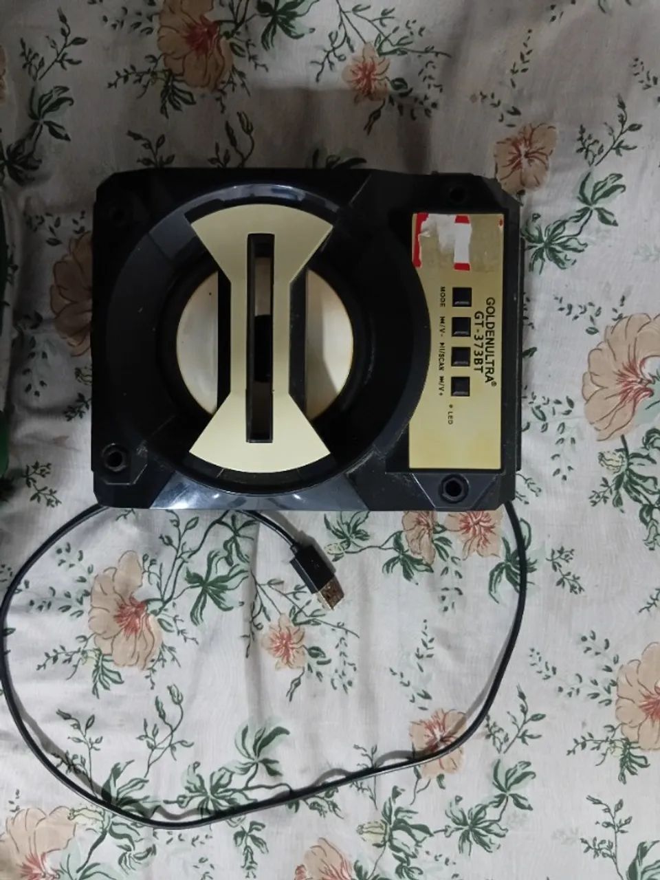 Caixa de som Bluetooth cabo de carregamento integrado