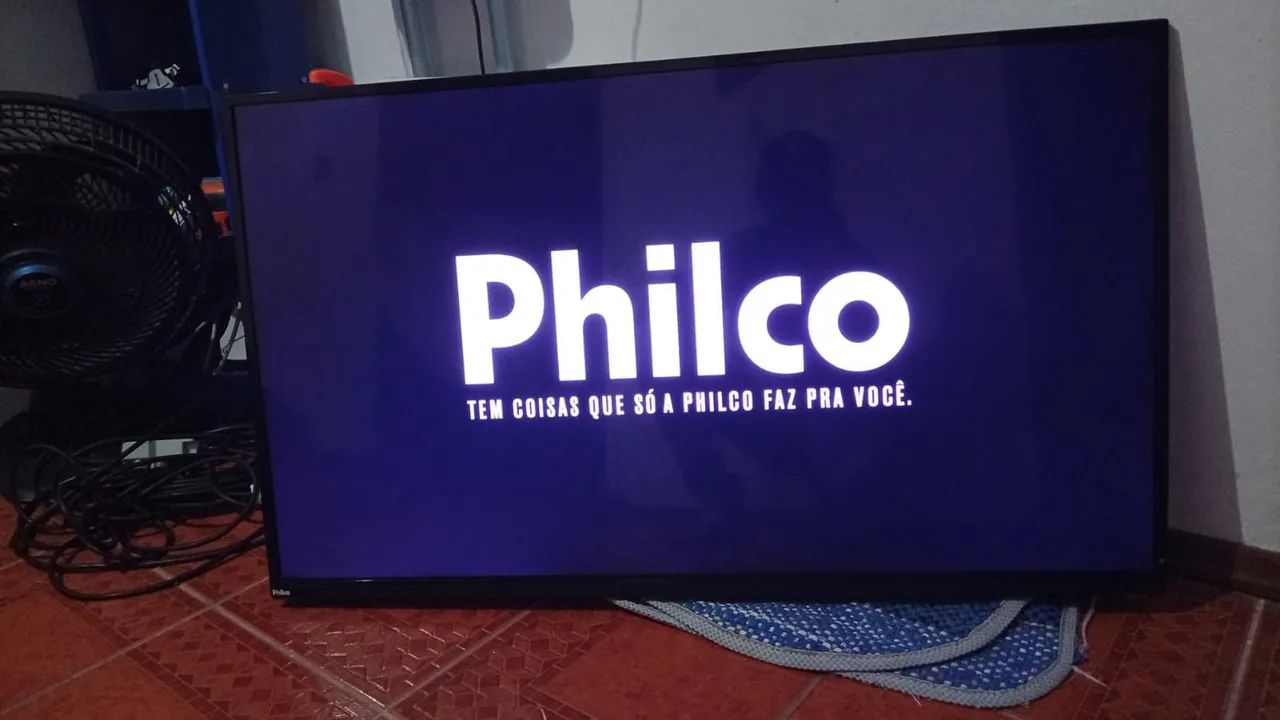 VENDO TV 43 POLEGADAS COM URGENCIA. - Foto 4