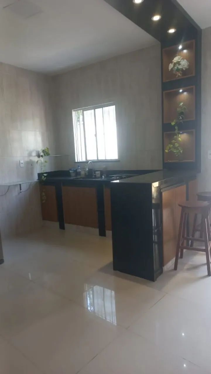 ALUGO CASA COM PISCINA E 04 QUARTOS - Foto 2