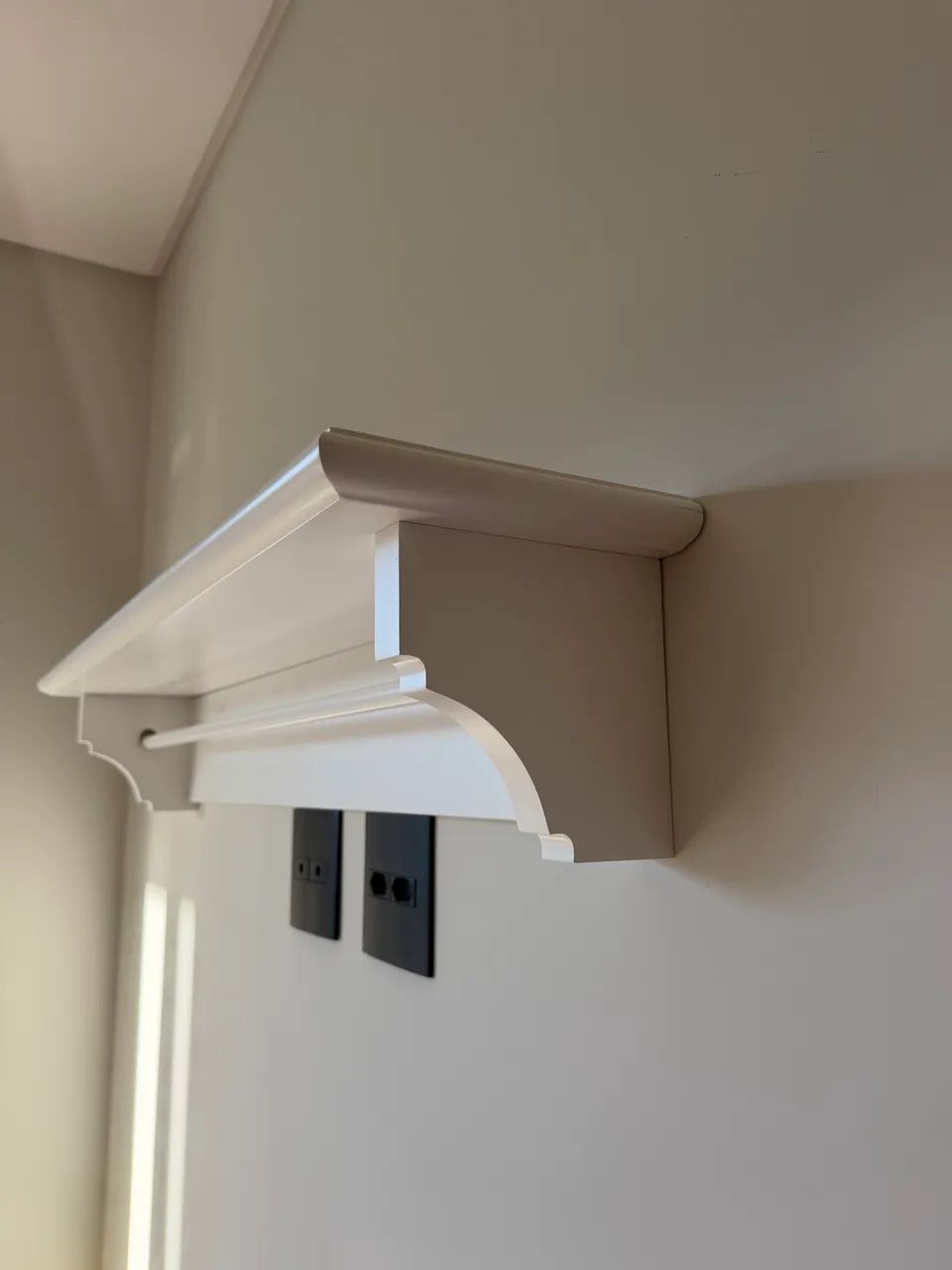 Prateleira para quarto de bebê