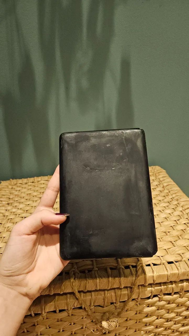 kindle 10ª geração usado + case preta - Foto 5