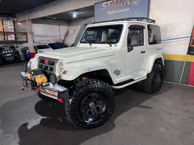 Troller T-4 2013