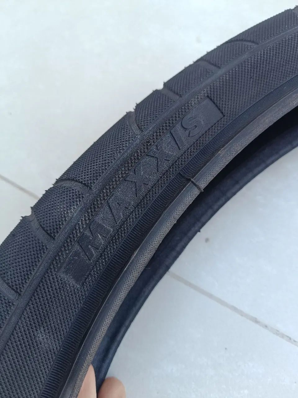 Pneu Maxxis Hookworm Aro 26  - Foto 5