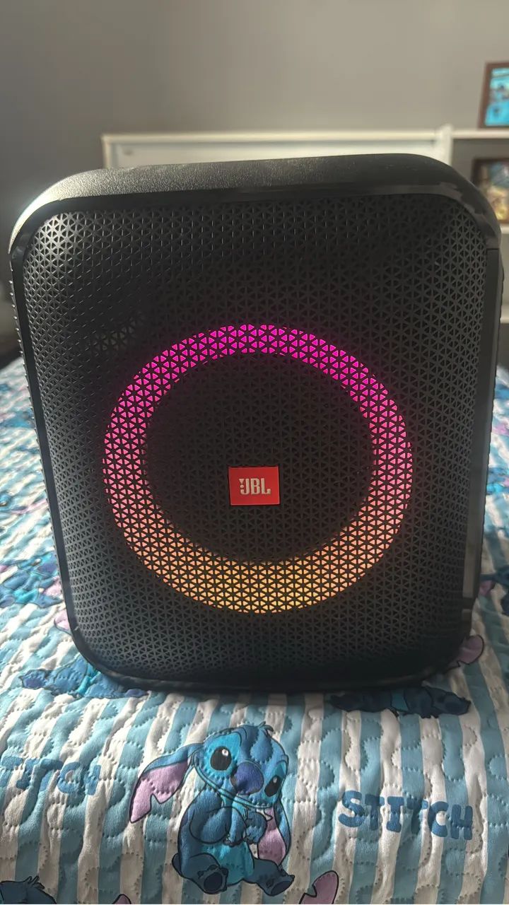 Caixa de som jbl top brinde dois microfones 