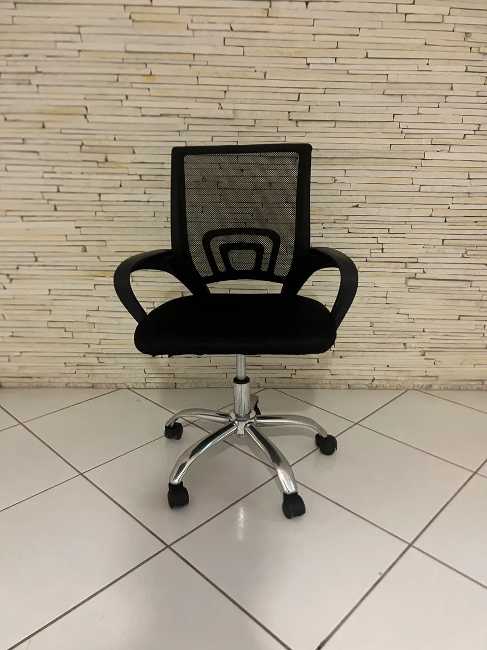 Cadeira de Escritório Moderna com Tela Mesh