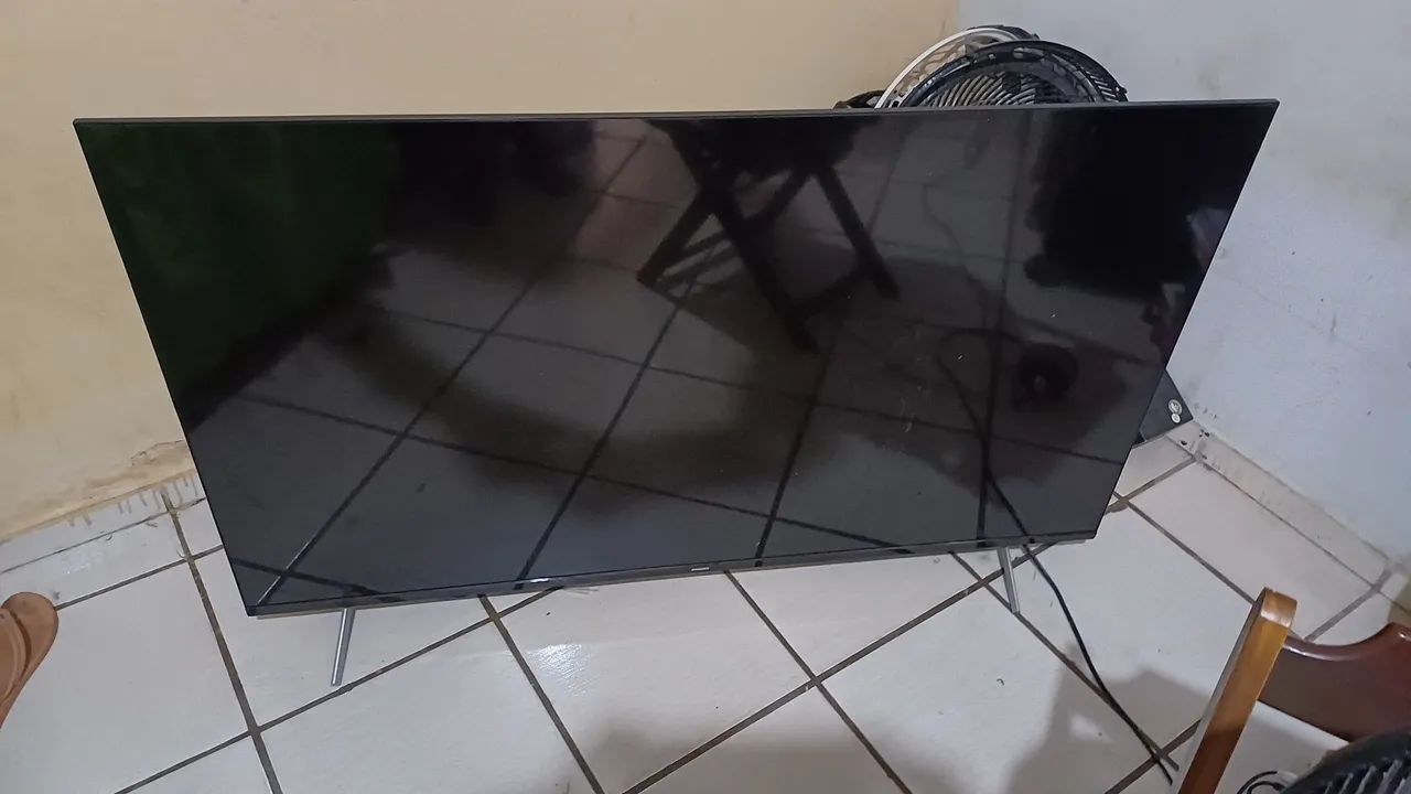 Vendo uma TV smart 65 polegadas  *