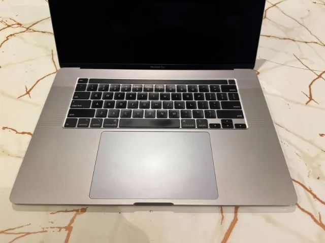 MacBook Pro 2019 15" i7 em Ótimo Estado e com Carregador Original/ Parcelo e Entrego - Foto 3