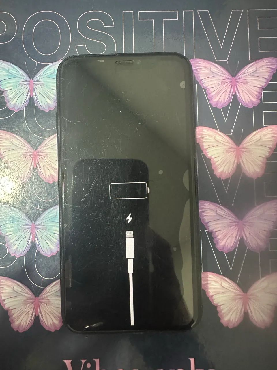 Celular XR com tela traseira trincada - Foto 5