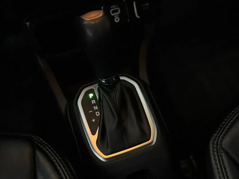 Jeep Renegade Sport 1.8 4x2 Flex 16V Aut., foto 14 de 14