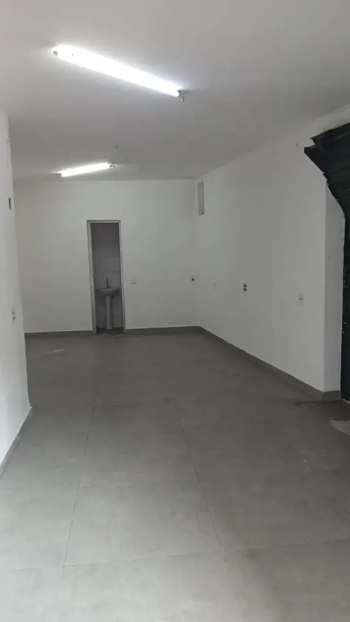 Loja de Esquina com 53 m²  São Cristóvão | Sem Condomínio