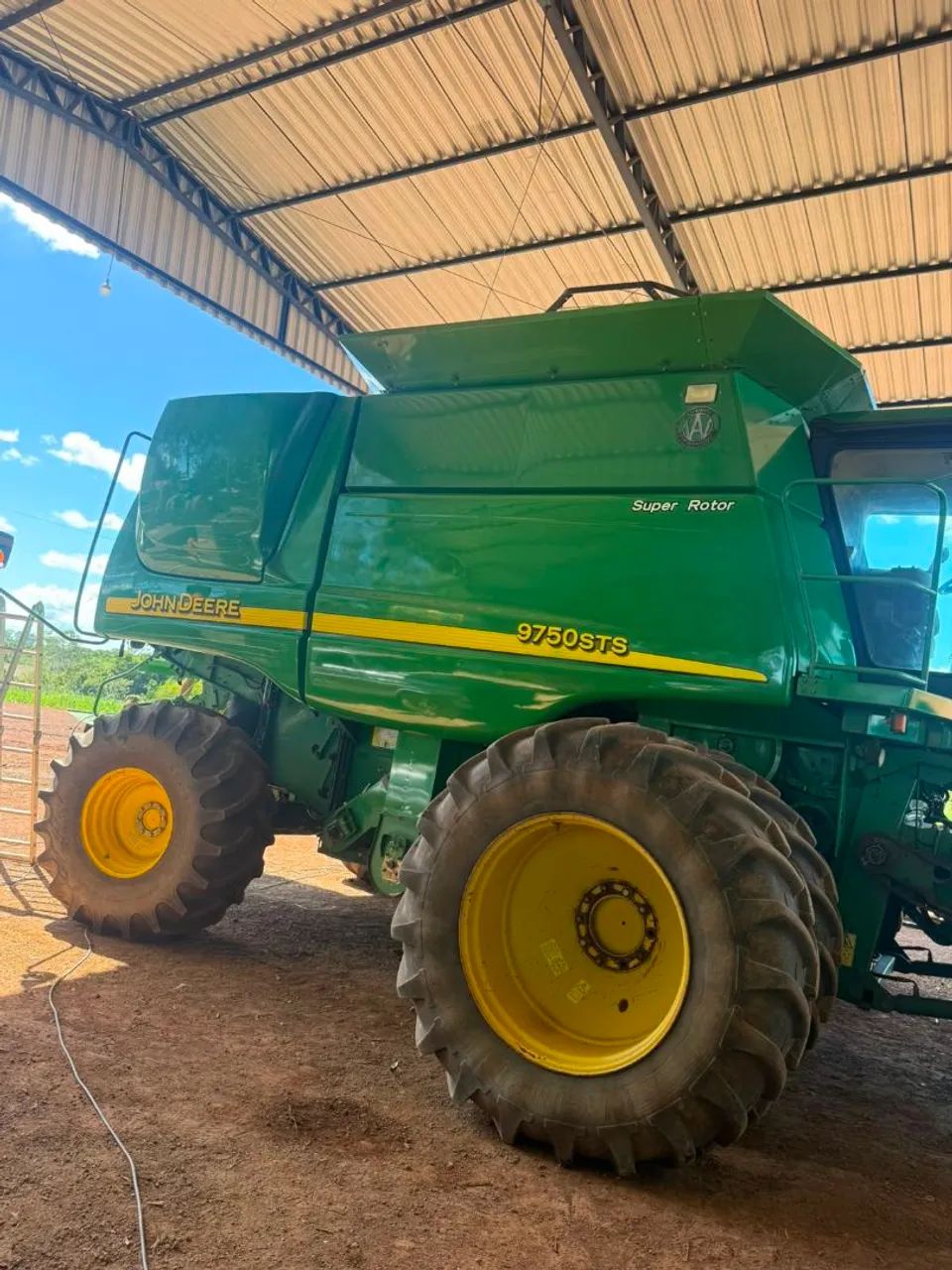 Colhetadeira jhon deere