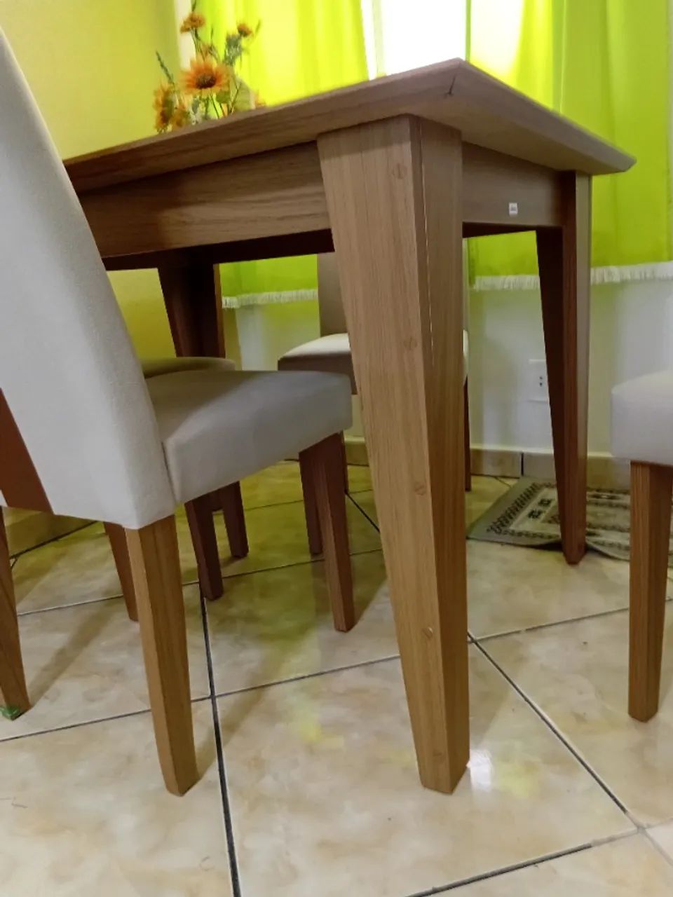 Mesa de jantar  1,20 X 90 cm , com 4 cadeiras. - Foto 4