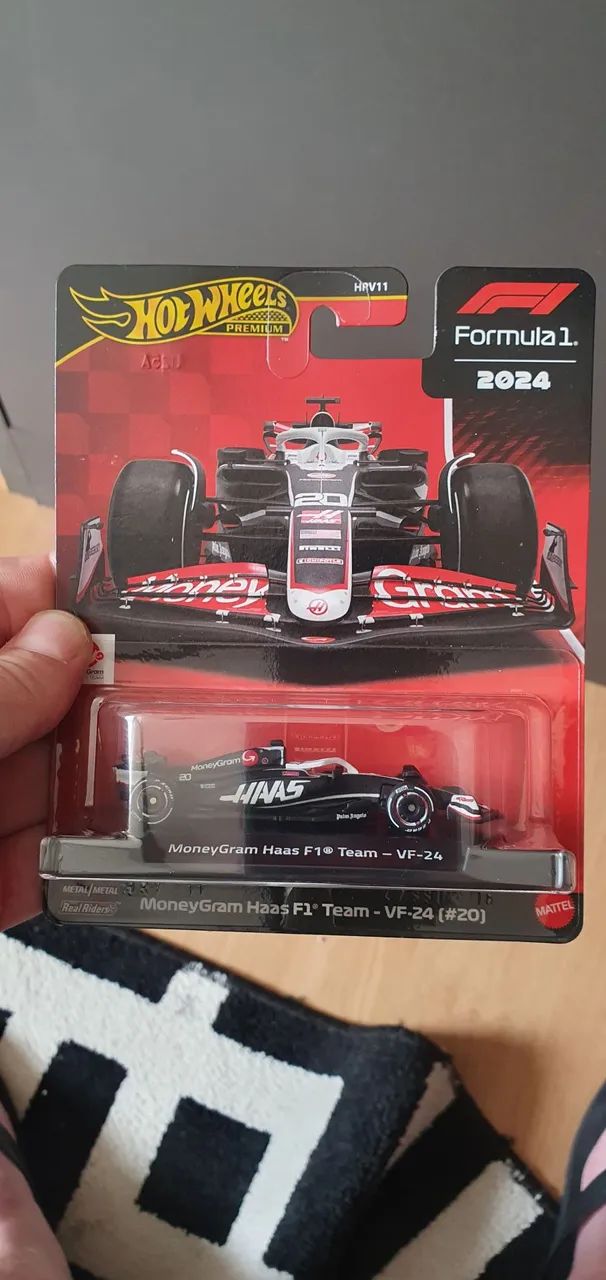 Hot wheels MoneyGram Hass F1 Premium