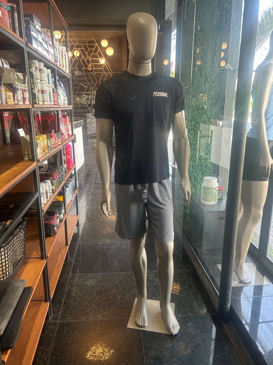 Manequim masculino e feminino 