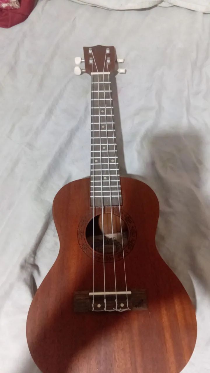 UKULELE NOVO 