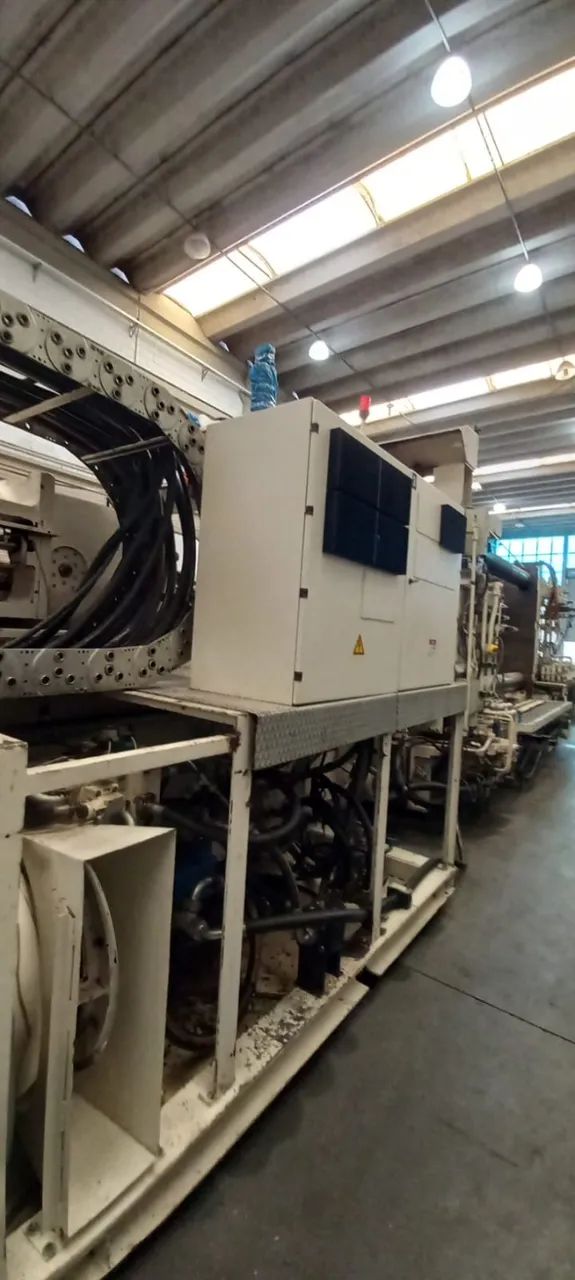 INJETORA DE PLASTICOS KRAUSS MAFFEI 